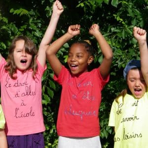 Dominique Dimey chante le droit des enfants